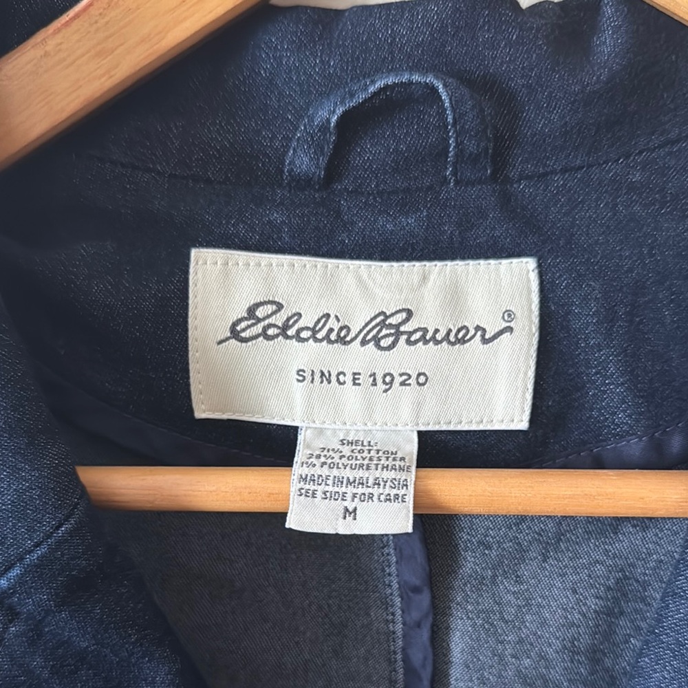 💙🐟🐳🔵Eddie Bauer Blue Jean Jacket Classic Lightweight Design - Picture 2 of 10